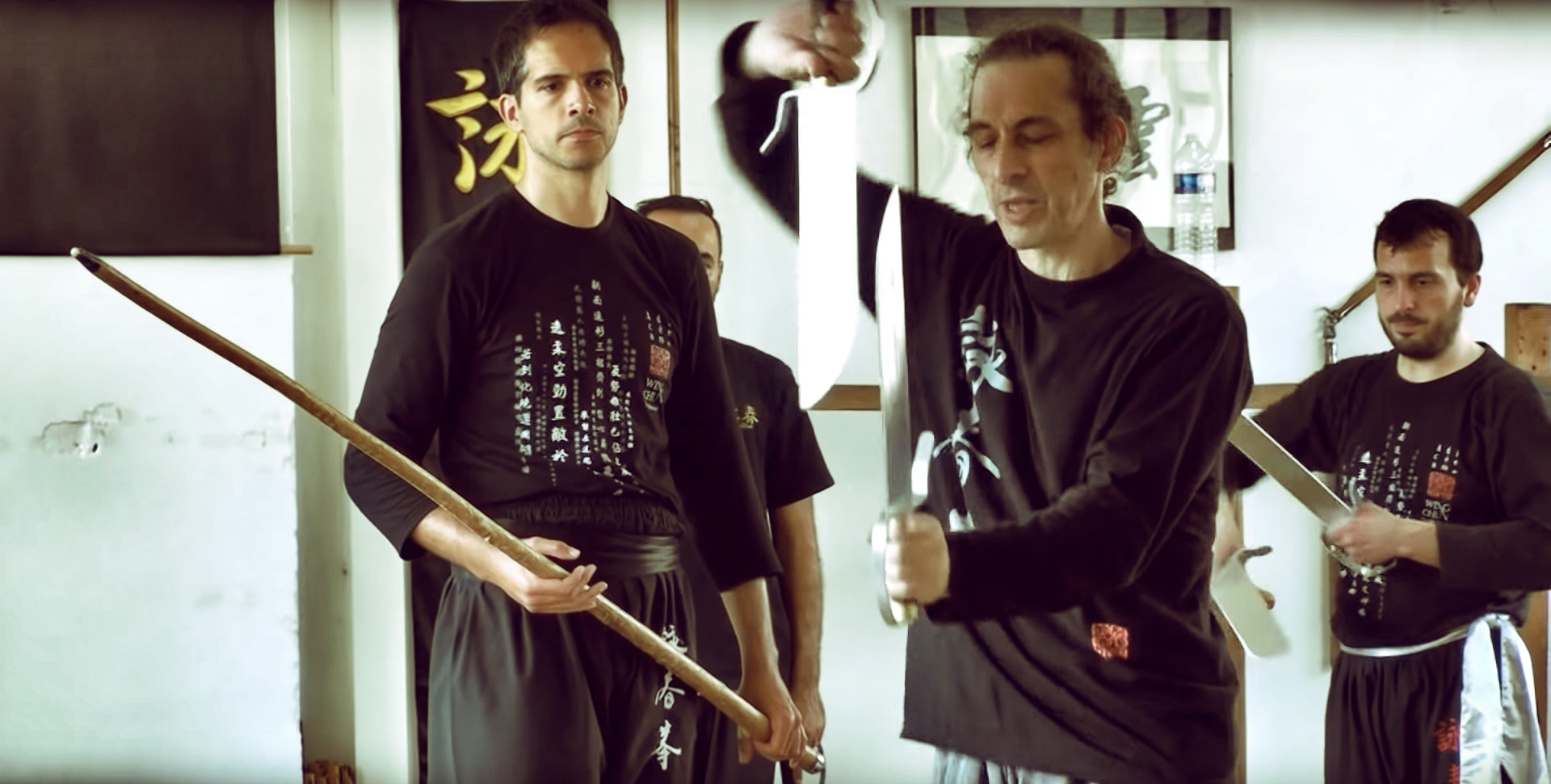 Enchaînement aux couteaux papillons démontré lors d'un stage de Wing Chun